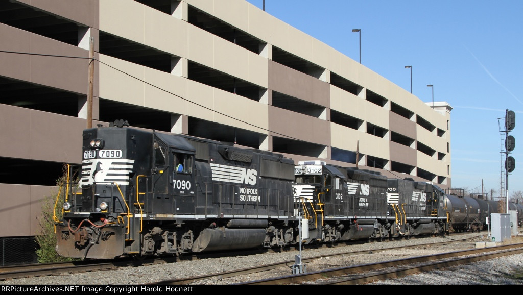 NS 7090 leads the 11AM yard job to Southern Junction